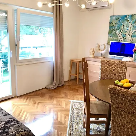 Rosani Oya Appartement *